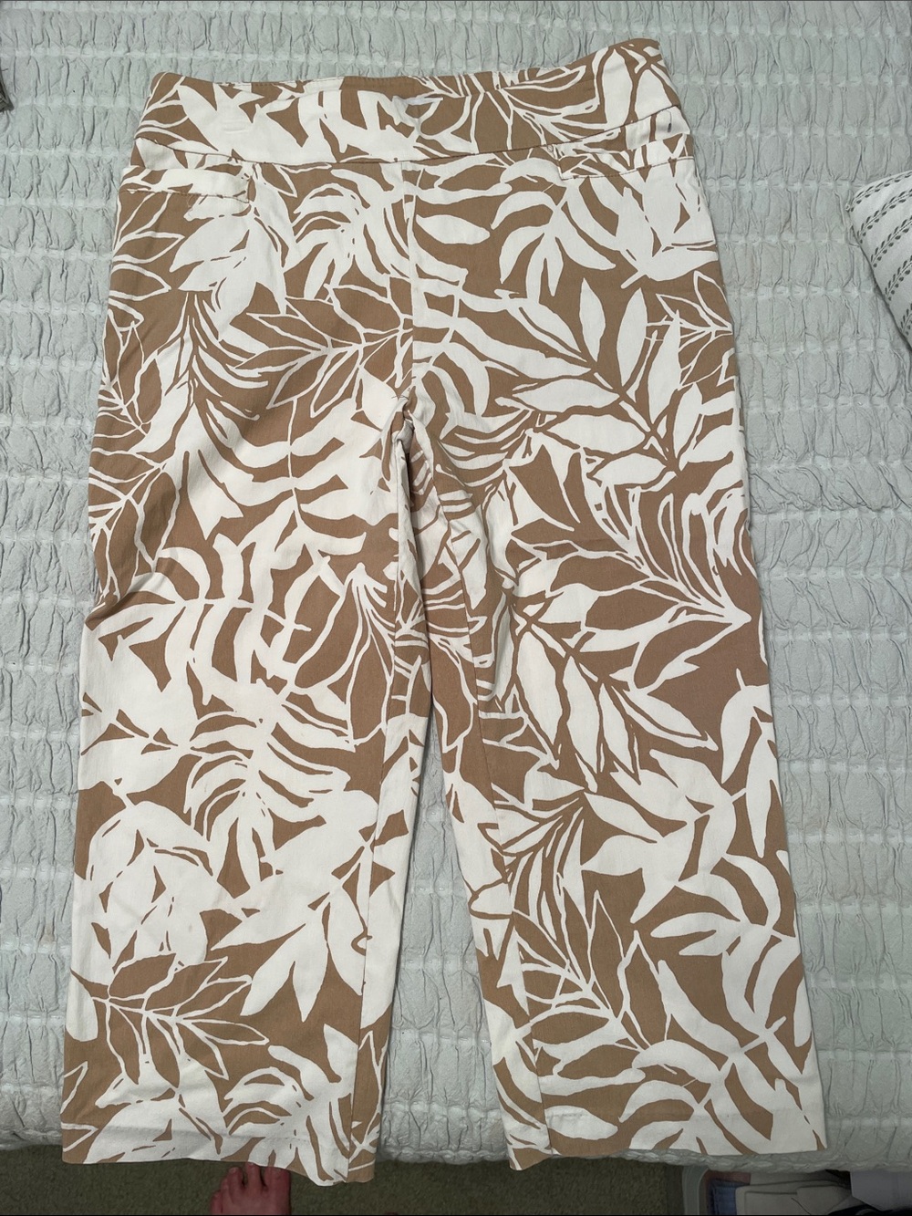 Kim Rogers Tan and White Leaf-Print Wide-Leg Pants